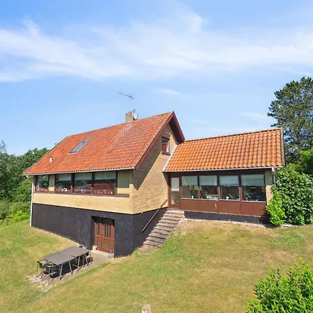 Prázdninový dům Cosy House Near Forest And Coast