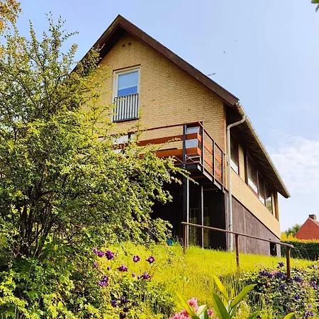 Prázdninový dům Cosy House Near Forest And Coast *